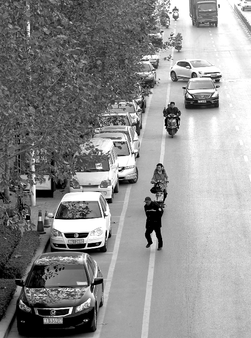 鄭州“停車差異化收費”八成多網友弄不清收費區(qū)域