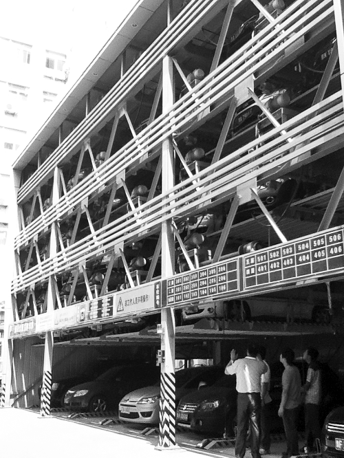 　鄭州新建的28座立體車庫，多數(shù)沒有規(guī)劃許可證