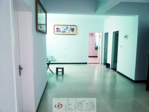 入住的居民說,這套廉租房面積超過100平方米。