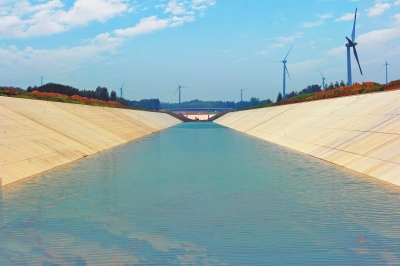 圖為已經(jīng)竣工的南水北調(diào)中線工程方城段。