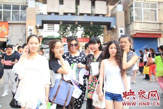 畢業(yè)和同學(xué)一起去旅行是不少考生的選擇。