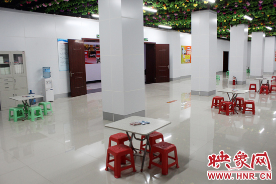 為了給市民納涼避暑創(chuàng)造舒適的環(huán)境，今年鄭州市人防辦加大了投入，對納涼點進行了升級改造