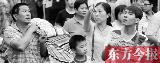 家長親自送孩子上大學，最主要的原因還是擔心孩子的安全問題