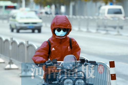 全副武裝，抵抗寒風(fēng)