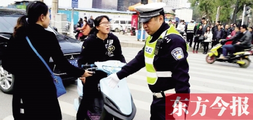 昨日，鄭州市交巡警“百日行動(dòng)”首日