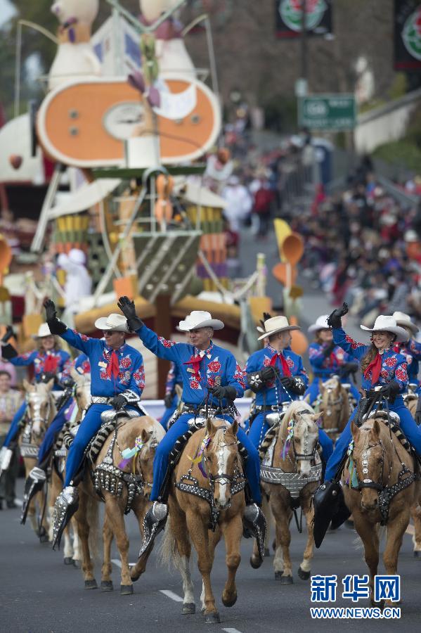 美國(guó)帕薩迪納舉行第124屆玫瑰花車游行