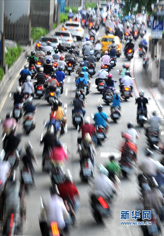 臺(tái)北“機(jī)車(chē)”掠影