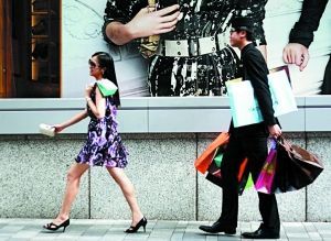 香港購(gòu)物，普遍低于平日八折