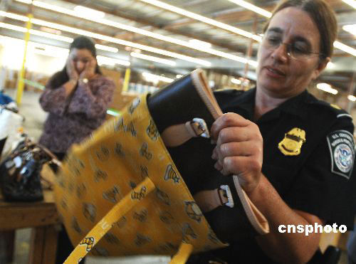 出國(guó)旅游海關(guān)檢查有講究 啥能帶啥不能帶？