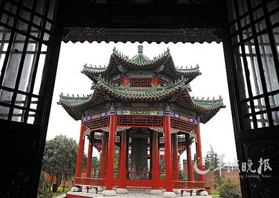 河南商丘古城建于明朝正德六年(公元1511年)，是國內(nèi)保存較好的古城之一 王頌 攝