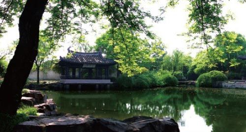 　　江南如珠璣般分布著許多私家園林。