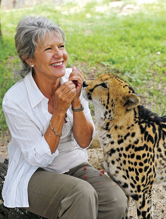 　　自然保護區(qū)、瀕危動物 中心、奢華營地酒店,無一不是Lente女士熱愛動物和大自然的杰作