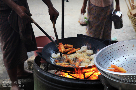 緬甸，繽紛的街邊平民小吃