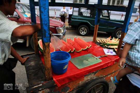 緬甸，繽紛的街邊平民小吃