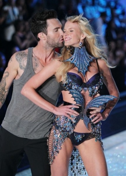 誰能有幸約會(huì)天使？維秘超模們的男星后宮團(tuán)