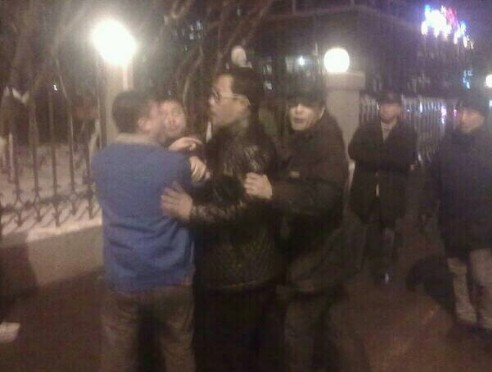 轉(zhuǎn)發(fā)到微博網(wǎng)曝趙本山徒弟駕無(wú)牌路虎追尾打人。