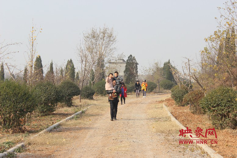 猜猜大家興高采烈的去哪？