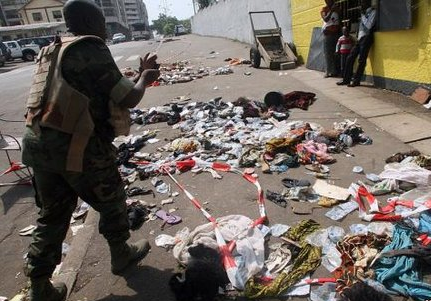 　當(dāng)?shù)貢r間2013年1月1日，科特迪瓦阿比讓市舉行慶祝新年的煙火表演時發(fā)生了嚴(yán)重的踩踏事故，造成至少