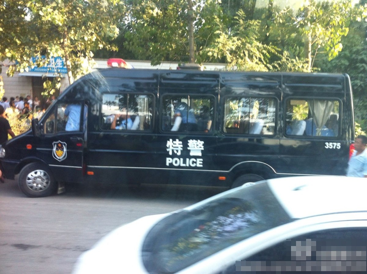 安陽公交車發(fā)生持刀搶劫案2死13傷 圖片來源網絡