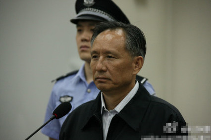 庭審現(xiàn)場(chǎng)的張曙光。