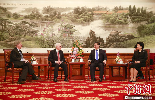 10月23日，中國國家主席習(xí)近平在北京釣魚臺國賓館會見清華大學(xué)經(jīng)濟管理學(xué)院顧問委員會海外委員。