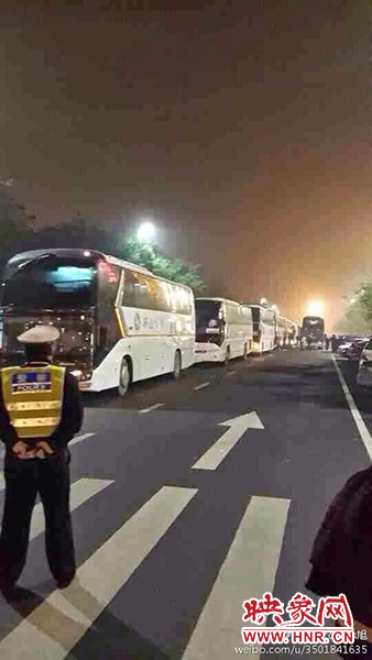 11月1日深夜，鄭州鄭東新區(qū)夜總會“皇家一號”被查處。網(wǎng)友供圖