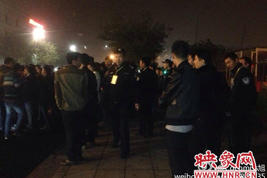 11月1日深夜，鄭州鄭東新區(qū)夜總會“皇家一號”被查處。網(wǎng)友供圖