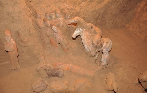 陜西省文物局對外公布了日前發(fā)掘的唐代女官上官婉兒墓葬的照片。