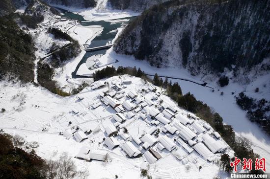 　　當(dāng)?shù)貢r(shí)間2014年2月17日，據(jù)日本媒體報(bào)道，日本關(guān)東甲信及日本東北等地區(qū)遭遇大雪。