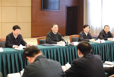 3月25日，王岐山在山東省臨沂市蒙陰縣主持召開(kāi)蒙陰縣委常委擴(kuò)大會(huì)議。