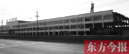 家居建材城已經(jīng)封頂，可耿莊村的安置房還未見蹤影。