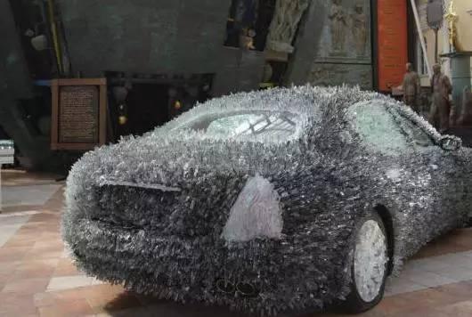 驚！車(chē)主用玻璃渣改裝瑪莎拉蒂