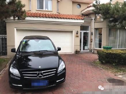 該外籍男子的車輛。（網(wǎng)友供圖）