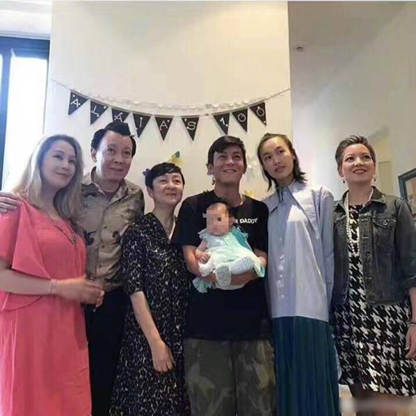 陳冠希女兒首曝光 陳冠希女友是誰(shuí)？秦舒培個(gè)人資料照片家庭背景