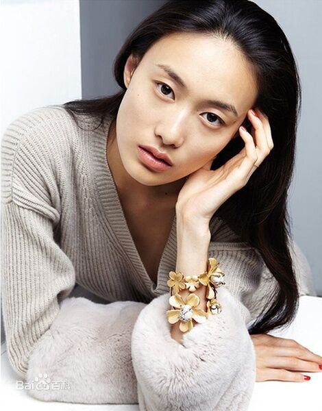 陳冠希女兒首曝光 陳冠希女友是誰(shuí)？秦舒培個(gè)人資料照片家庭背景