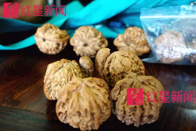 文玩核桃遇冷由幾萬(wàn)一對(duì)降到5元沒(méi)人要？商戶否認(rèn)