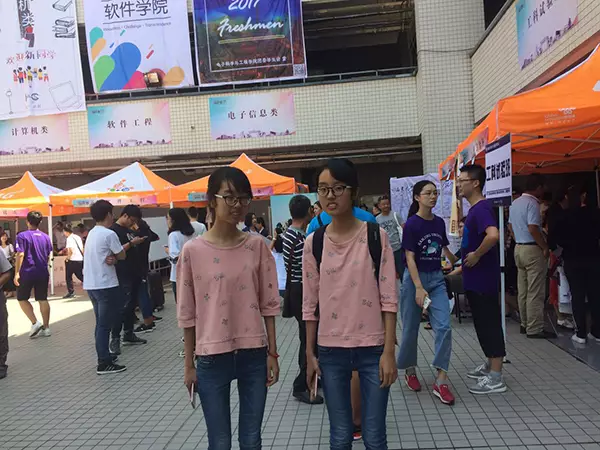 雙胞胎姐妹花劉玲馨、劉玲潔。