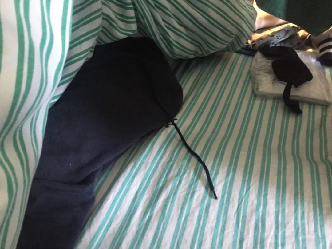 嚇哭！6歲男孩被夾斷手指 罪魁禍首竟是校服