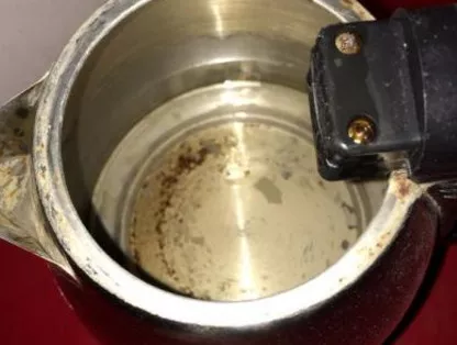 太惡心！女游客竟用酒店燒水壺煮自己的臟內(nèi)褲