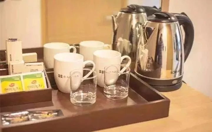 太惡心！女游客竟用酒店燒水壺煮自己的臟內(nèi)褲