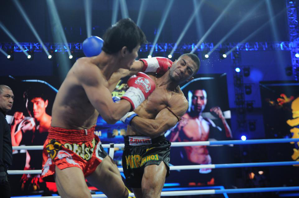 2015《武林風(fēng)》全球功夫盛典方便TKO馬庫(kù)斯