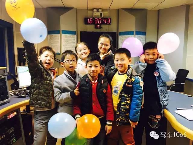 我們不光要成為銀行家，還要當(dāng)主持人！跟著子楊姐姐參觀河南電臺直播間！