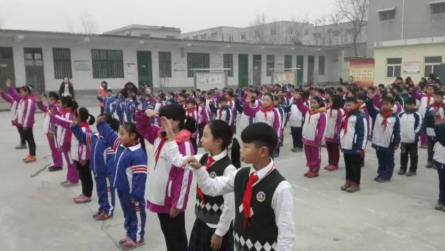 關(guān)愛留守兒童送溫暖，帶去我們冬日的關(guān)愛