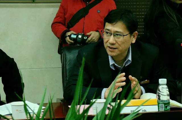 互動結(jié)束后華潤燃氣的陳豫總也對各位達人們提出的問題一一作出解答，可是讓大家伙兒們相當滿意呢！