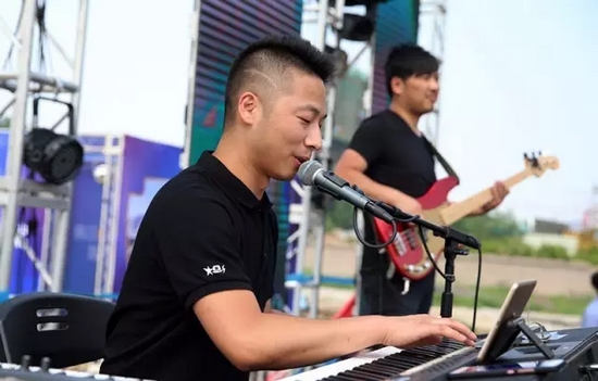 辛苦樂隊(duì)老師，你們跟我們一起，共同見證了時(shí)光音樂節(jié)是如何一步步成長至今的。