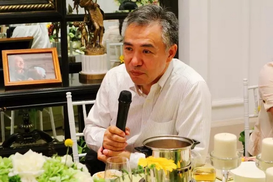 就藝術(shù)品投資收藏、人工智能、基因檢測等話題，劉東曉博士一一做了分析講解。