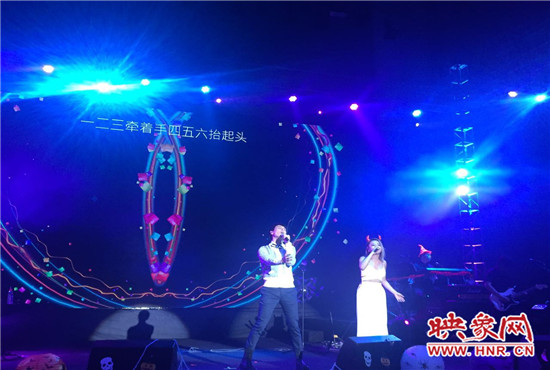 丁當(dāng)現(xiàn)場(chǎng)分享了她的代表曲目，《猜不透》全場(chǎng)大合唱，歌手嚴(yán)爵充分展現(xiàn)創(chuàng)作型歌手的特點(diǎn)。