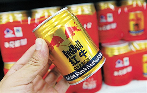 紅牛腹背受敵？