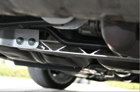 雨后汽車保養(yǎng)重要，別忘清潔汽車底盤