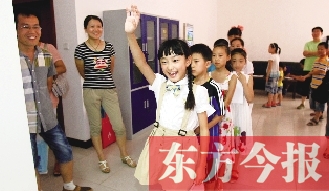 成長訓(xùn)練營面試在東方今報(bào)發(fā)行中心舉行。圖為面試現(xiàn)場